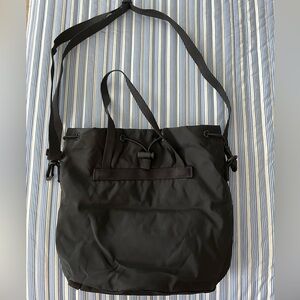 Uniqlo U Bucket Bag (Medium in Dark Gray)